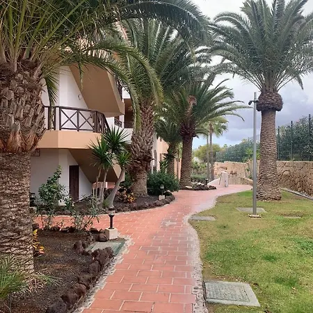 Breathtaking Ocean View, Adult And Kids Pools & Fiber Wi-fi Apartment